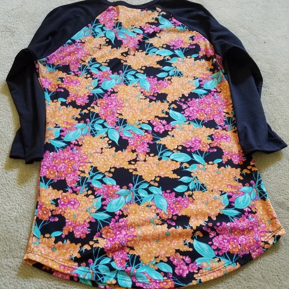 LulaRoe Flowered Randy Tee 💐 - Picture 7 of 7